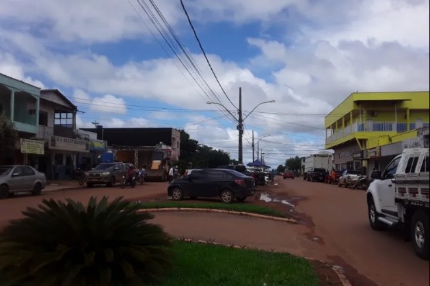 Homem é morto a tiros após ser chamado na porta de casa no interior do