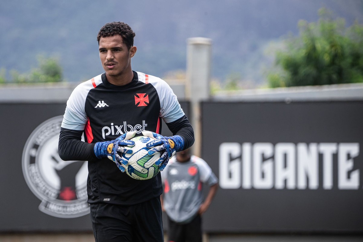 Galvez contrata goleiro ex-Vasco e mira mais dois reforços para sequência do Acreano