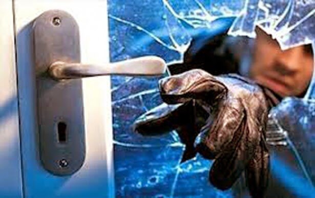  Plácido de Castro: família vai à igreja e quando retorna, encontra casa arrrombada e vários objetos furtados; produtos foram recuperados na Rua Maria Cardoso, no bairro Serraria